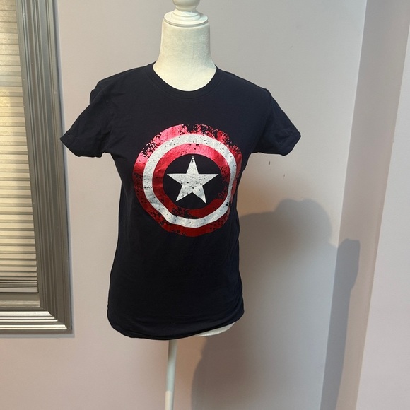 Marvel Tops - Captain America, Marvel Universal Studios Navy Graphic T-Shirt women’s L